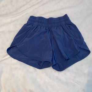Lululemon tracker short V *4” size 4